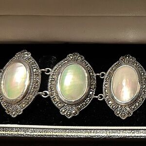 Exquisite Mabe’ Pearl Coordinating Jewelry Set (Vtg/Estate)